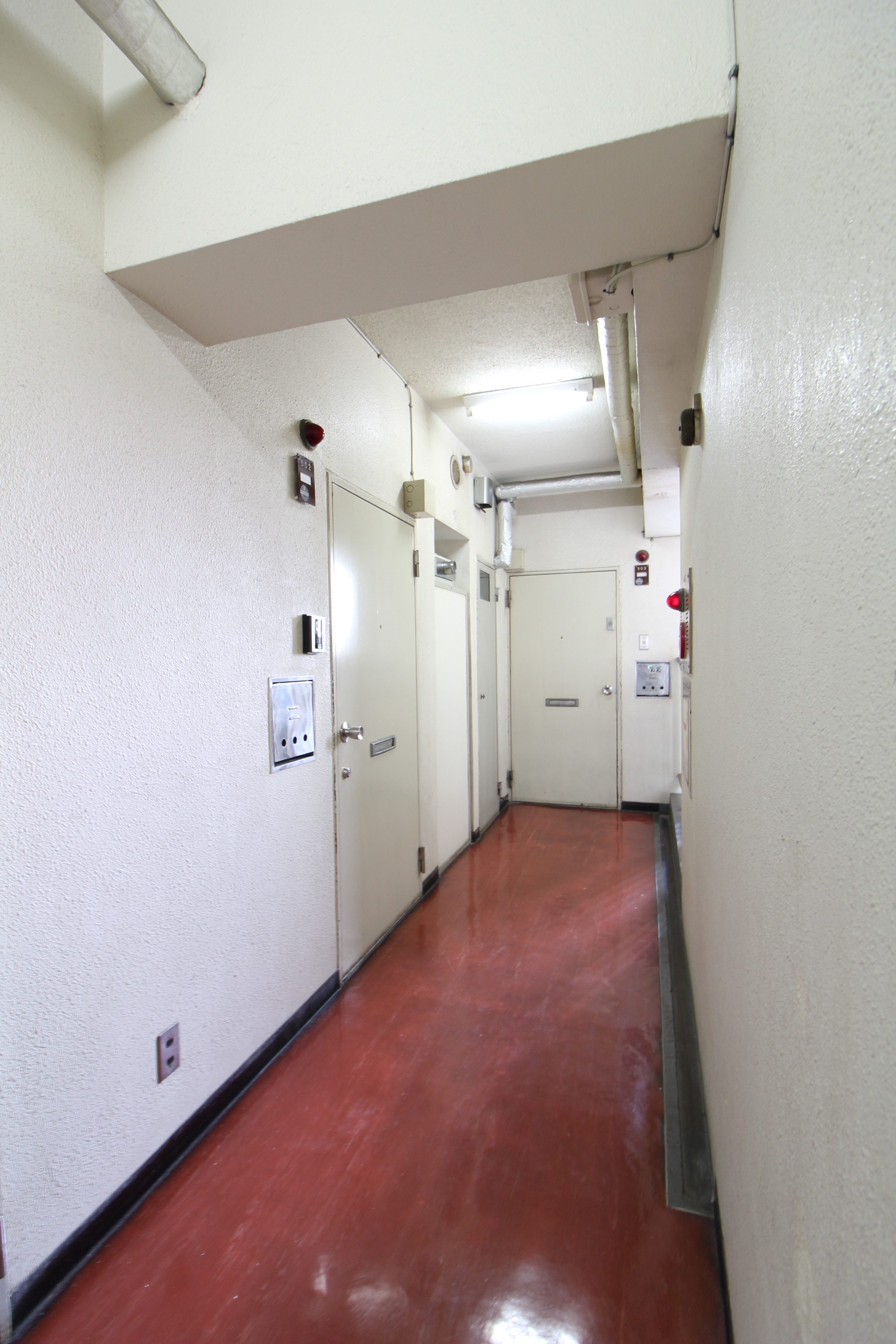 マンション中野坂上5階共用部部屋前2